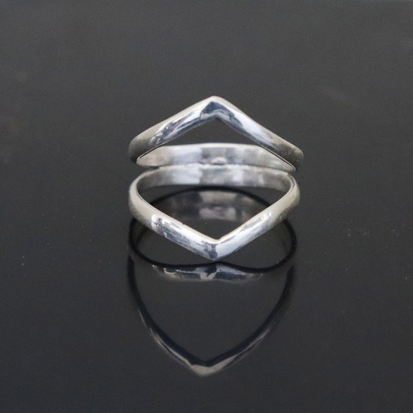 Chevron Arthritis Ring for PIP or DIP Joint - Swan Neck Splint - Silver Splint Ring - Arthritis rings - RA Rheumatoid Arthritis Splint Ring