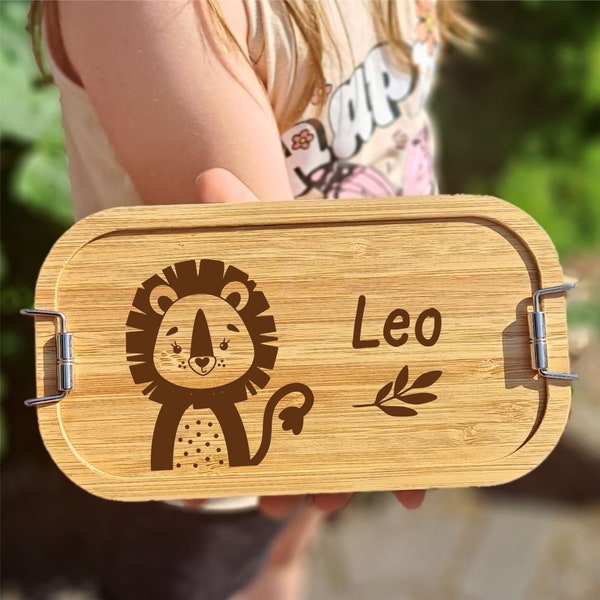 Brotdose personalisiert, Lunchbox Kinder Tiermotiv Löwe Metall mit Bambusdeckel Schneidbrett Geschenke zum Schulanfang Geburtstag
