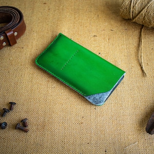 Iphone 13 Hülle, Grüne Ledertasche für Iphone, Retro Handyhülle, Grüne Hülle, Handgemachte Ledertasche, Geschenk für Ihn