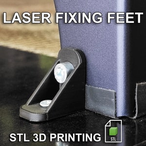Pode incluir: Pés de fixação a laser impressos em 3D pretos com um parafuso em cada canto. Os pés estão presos a uma superfície preta. Impressão 3D STL.