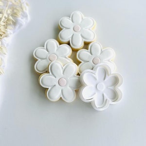 Daisy Cookie Cutter & Stamp