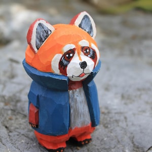 Handmade Wood Palm Civet Sculpture Bear Figurine Red Panda Wood Carving Felid Personalized Gift Housewarming Bookshelf Garden Decor Ornament