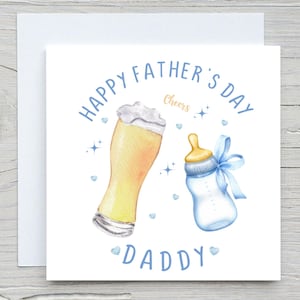 Tarjeta del Día del Padre con una cerveza y una botella, azul. Tarjeta para papá de parte de su hijo o hija.