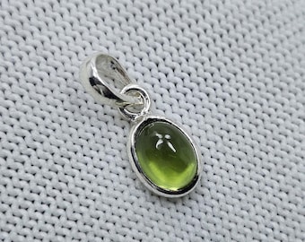 Peridot Pendant Necklace – Sterling Silver, August Birthstone, Healing Gemstone