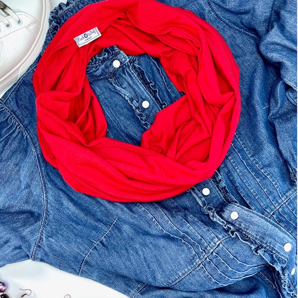 Infinity Travel Scarf With Zipper Pocket (Red)