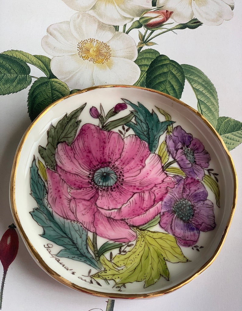 Petit plat en céramique avec peinture de fleurs, idées cadeaux, porte-objets bijoux en porcelaine, plateau à bijoux, cadeau d'anniversaire pour maman, art céramique image 1