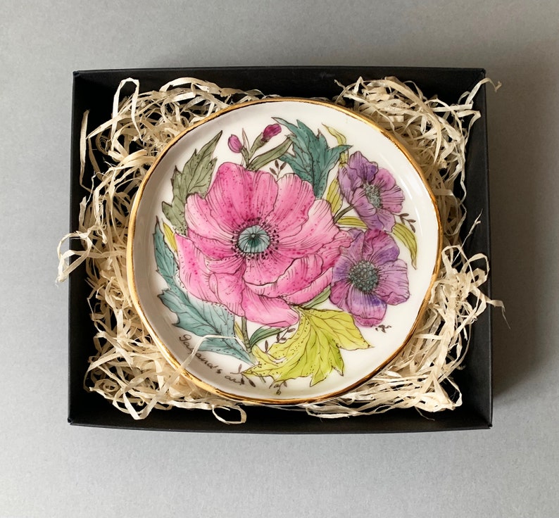 Ceramic small dish with flowers painting, Gift Ideas, Porcelain Jewelry Trinket Dish, Jewelry Tray, Birthday Gift for mama, Ceramic art zdjęcie 4