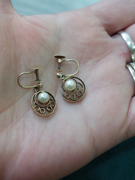 Pair Of 9ct Yellow Gold Earrings And Real Pearl- … - image 4