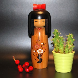 Poupée Kokeshi, japonaise vintage, poupée en bois, figurine en bois, art peint à la main, articles vintage, décor Kawaii, poupée d'art, art populaire japonais, NJ01 image 1