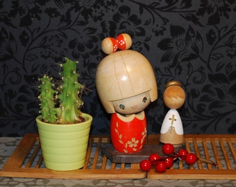 Kokeshi créatif, Kokeshi Doll vintage, Tiny Doll, Décor en bois, Kokeshi rare, Kokeshi exclusif, Cadeau pour artisan, motif japonais, NY15