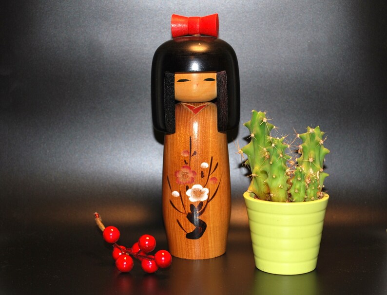 Poupée Kokeshi, japonaise vintage, poupée en bois, figurine en bois, art peint à la main, articles vintage, décor Kawaii, poupée d'art, art populaire japonais, NJ01 image 1