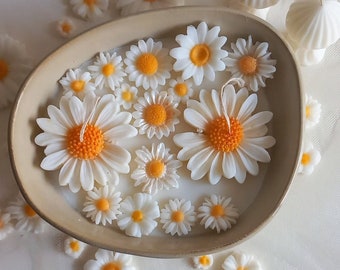 Custom Scented Daisy and Butterfly Candle in Ceramic Bowl - Perfect for Special Occasions - Spring Home Decor , Mother's Day
