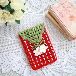 Crochet kindle sleeve Flower kindle cover Paperwhite kindle cover Kindle sleeve floral Crochet book pouch Travel book covers Book lover gift