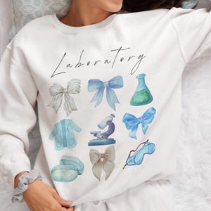 Laboratory-Themed Unisex Heavy Blend™ Crewneck Sweatshirt, Science Gift, Lab Print Sweatshirt, Perfect for Students, Cozy Science Apparel