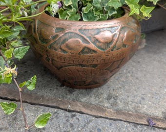 Vintage Hand-Etched Copper Bowl – Arabic Style