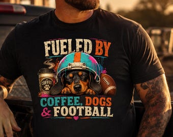 Impulsado por el café, perros y fútbol PNG, diseño divertido de camiseta para papá perruno, PNG para amantes del fútbol, regalo para el Día del Padre