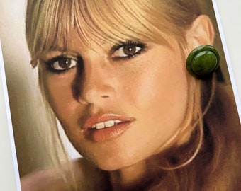 VINTAGE green earrings 1980s | round button style studs