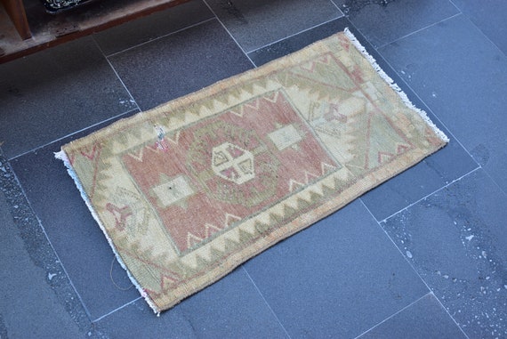 Turkish rug, Vintage rug, Handmade rug, Boho decor, Home decor rug, Floor rug, Organic wool rug, Oushak rug, Turkey rug  1.4 x 2.5ft ORT0668