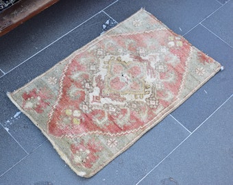 Turkish rug, Vintage rug, Handmade rug, Boho decor, Home decor rug, Doormat rug, Organic wool rug, Oushak rug, Wool rug 1.3 x 2.2 ft ORT0590