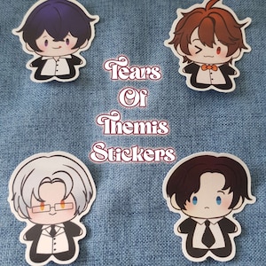 Puede incluir: Cuatro pegatinas de personajes de dibujos animados con personajes del juego móvil "Tears of Themis". Las pegatinas están impresas en papel blanco y presentan a los personajes en estilo chibi.