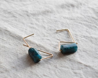 Original asymmetrical earrings in 14k laminated gold and natural Apatite