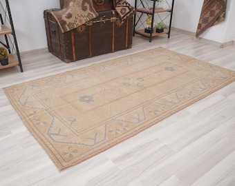 Tappeto vintage neutro 4x7, tappeto Oushak fatto a mano, piccolo tappeto turco sbiadito, tappeto dai colori tenui, tappeto 4x7, decorazione antica in stile fattoria turca, 12