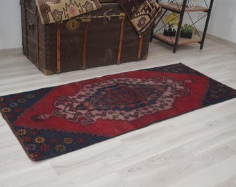 1920年代のアンティークラグ 3 x 13フィートのダークテラコッタラグ