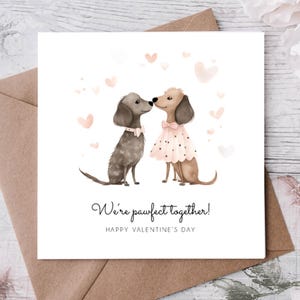 Niedliche Valentinstag Karte. Charmantes Hunde Design. Liebeskarte. Wir sind perfekt zusammen. Fröhlichen Valentinstag. Hundeliebhaber Valentinstag