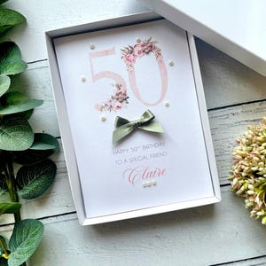 Carte 50e anniversaire pour elle. Carte d'anniversaire personnalisée pour maman, fille, soeur. Jolie carte d'anniversaire rose faite main pour ses 50 ans