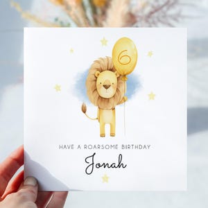 Jungen Geburtstagskarte, niedliches Löwe-Design. Personalisiert mit Namen. Innen leer. Jedes Alter. Perfekt für Sohn, Enkel, Neffe. Besonderer Geburtstag