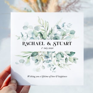 Carte de mariage personnalisée. Le cadeau de mariage comprend l'enveloppe et la personnalisation. Conception de verdure d'eucalyptus.  Beau cadeau de mariage/fiançailles