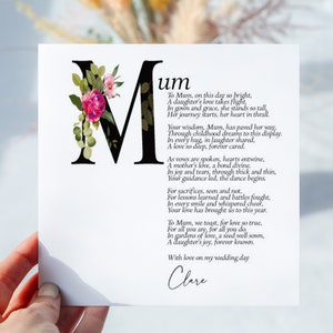 Mama Hochzeitstag Karte. Auf meiner Hochzeitstagskarte für Mutter der Braut. Wunderschönes Original Gedicht. Einfacher minimaler Stil, Blumenbuchstabe. Umschlag