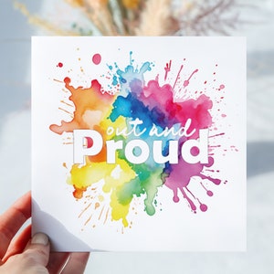 Carte de sortie. Carte de la fierté gaie. Carte lgbtq+ arc-en-ciel. Dehors et fier. Carte de voeux carrée avec enveloppe.