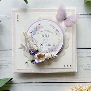 Carte de mariage personnalisée avec fleurs en papier 3D. Cadeau de mariage fait main pour les mariés, carte de mariage sur mesure. Carte souvenir en boîte.