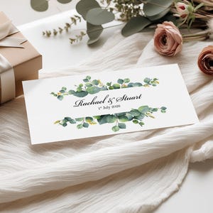 Geldbörse als Geldgeschenk zur Hochzeit. Personalisiert auf der Vorder- und Innenseite. Geld-Umschlag, Gutscheinbörse. Schlichtes Blumenmuster.