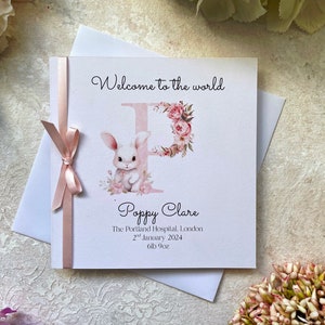 Nouvelle carte bébé fille | Personnalisé | Annonce de naissance | Thème bébé lapin | Ruban et nœud | Rose | Monogramme | Bienvenue dans le monde | Floral
