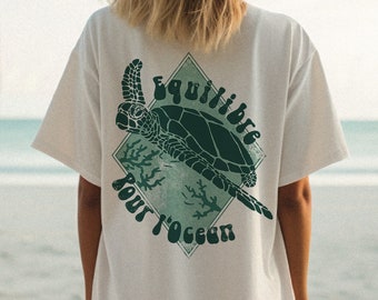 Beach T-shirt with turtle for surfer in green, save the ocean tee, Oversize fit, comfy tee with sealife theme for surfers and ocean lovers