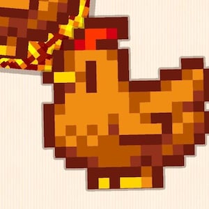 Puede incluir: Un pollo marrón pixelado con una cresta roja y patas amarillas. El pollo está mirando hacia el lado derecho de la imagen.