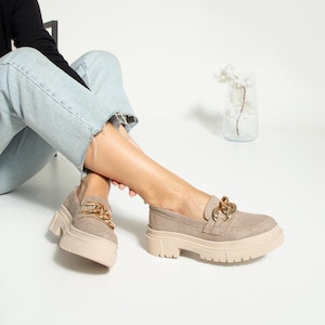 Platform Loafer Beige Suede Women with Gold Chain Accessory, Beige Suede Oxfords for Women Fall Shoes, Comfortable Platform Loafer