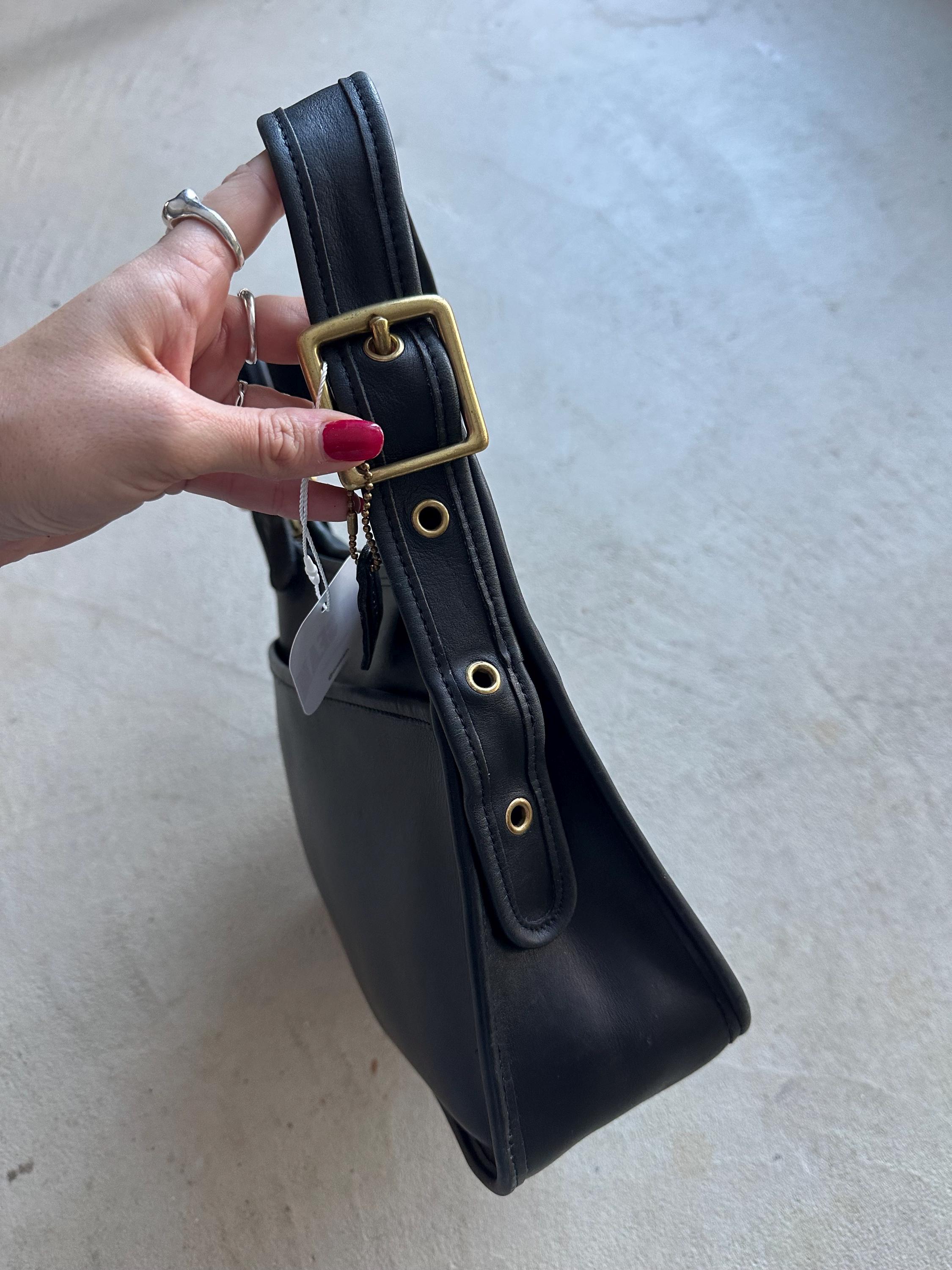 美品　Vintage Coach Ergo Shoulder Bag Black Coach 90s Archive Design Black Pebble Leather Coachtopia