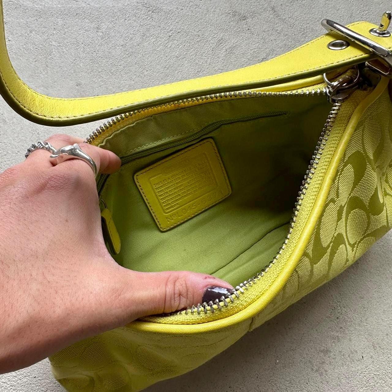 バッグ Vintage Coach Baguette Small Bag Lime Vintage Coach Baguette Small Bag Lime