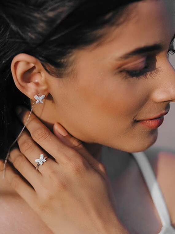 Sui dhaga deals earrings silver