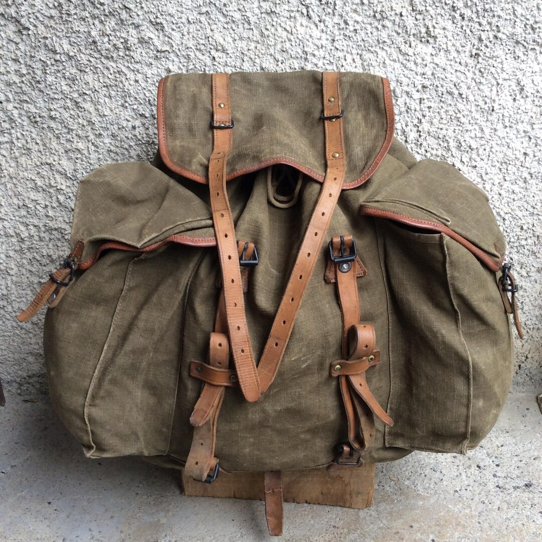フランス軍　ミリタリーリュック　LAFUMA vintage 60s フランス軍ミリタリーリュックLAFUMA vintage 60s 軍物