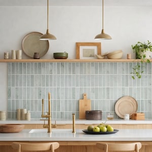 Azulejos autoadhesivos de metro de color gris azulado, con aspecto de vidrio, para cocina y baño, ideal para decorar habitaciones de huéspedes.