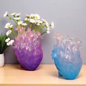 Clear Heart Shape Vase, Heart Vase Flower Decor, Anatomical Heart Vase, Gift for mom, Transparent Heart Vase, Gift for Cardiologist