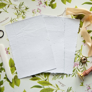 Gesprenkeltes handgeschöpftes Papier - 3 Bögen | Recyceltes Büttenpapier, Ephemera für Junk Journaling, Scrapbooking, ethisch korrekt