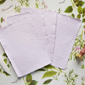 Rosa handgeschöpftes Papier, 4 Bögen | Recyceltes Büttenpapier, Ephemera für Junk Journaling, Scrapbooking, ethisch korrekt