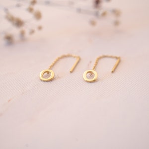 Minimalist Gold Threader Earrings with Initial and Letter, Custom Name Chain Earrings for Her, Personalized Gift and Unique Earring Design image 4