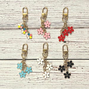 BINDER CHARMS Daisies | Binder Accessories Charm | Multiple Colors