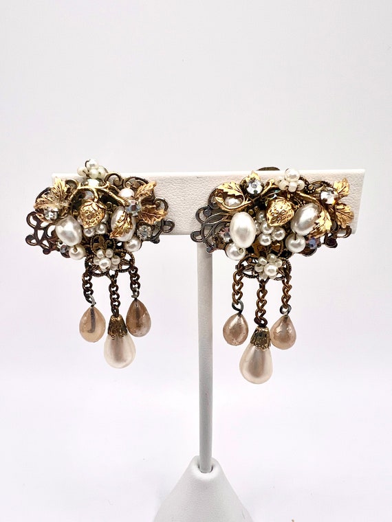 Stunning Vtg Baroque Pearl And rhinestone Goldton… - image 1